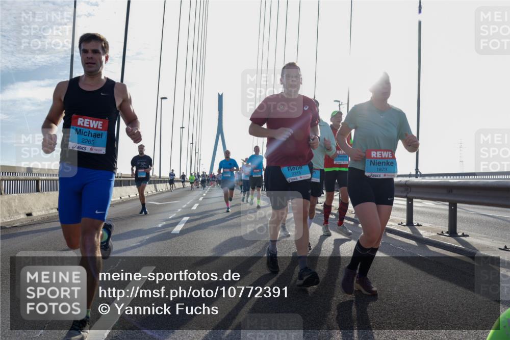 03.10.2026 - Köhlbrandbrückenlauf Yannick Fuchs http://msf.ph/oto/10772391 03.10.2026 09:28:25 Position 1 2265, 2318, 1873 meine-sportfotos.de