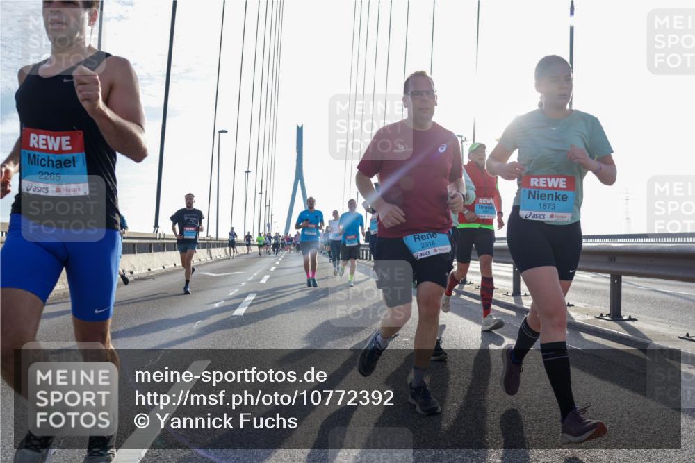 03.10.2026 - Köhlbrandbrückenlauf Yannick Fuchs http://msf.ph/oto/10772392 03.10.2026 09:28:25 Position 1 2265, 2318, 1071, 1873 meine-sportfotos.de