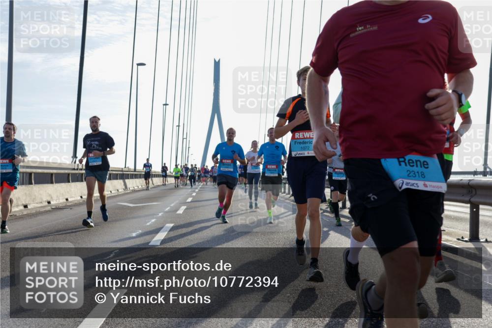 03.10.2026 - Köhlbrandbrückenlauf Yannick Fuchs http://msf.ph/oto/10772394 03.10.2026 09:28:25 Position 1 1072, 2318 meine-sportfotos.de