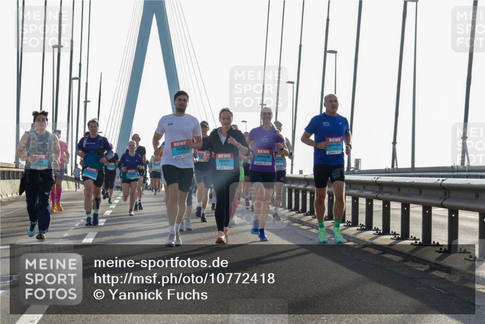 03.10.2026 - Köhlbrandbrückenlauf Yannick Fuchs http://msf.ph/oto/10772418 03.10.2026 09:28:31 Position 1 3141, 1440, 1441 meine-sportfotos.de