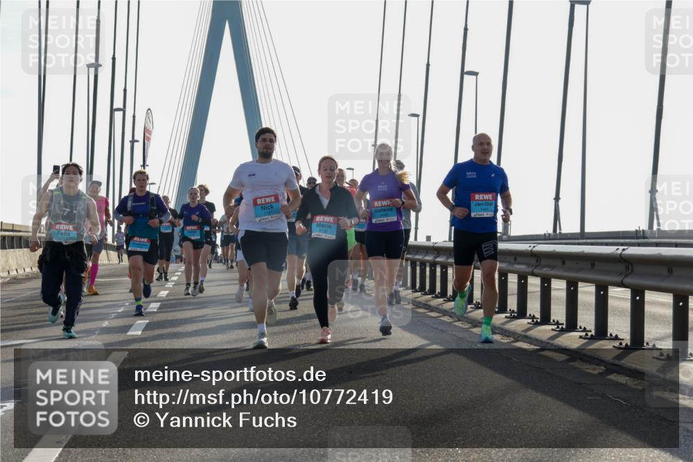 03.10.2026 - Köhlbrandbrückenlauf Yannick Fuchs http://msf.ph/oto/10772419 03.10.2026 09:28:31 Position 1 3130, 1441 meine-sportfotos.de