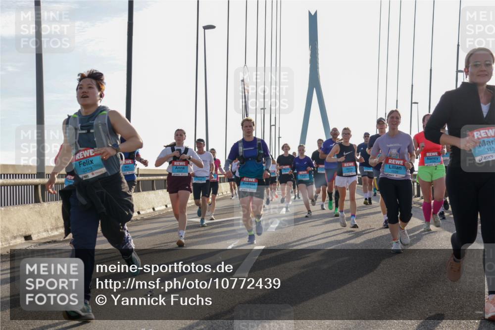 03.10.2026 - Köhlbrandbrückenlauf Yannick Fuchs http://msf.ph/oto/10772439 03.10.2026 09:28:35 Position 1 2253, 1448, 313, 1534 meine-sportfotos.de