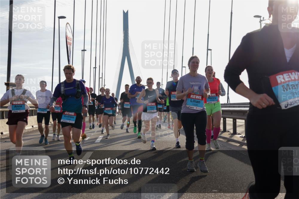 03.10.2026 - Köhlbrandbrückenlauf Yannick Fuchs http://msf.ph/oto/10772442 03.10.2026 09:28:36 Position 1 14, 2507, 1448, 1534, 313 meine-sportfotos.de