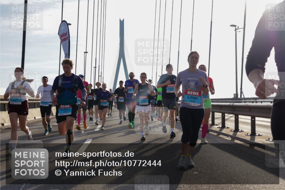 03.10.2026 - Köhlbrandbrückenlauf Yannick Fuchs http://msf.ph/oto/10772444 03.10.2026 09:28:36 Position 1 2507, 14, 1448, 1534 meine-sportfotos.de
