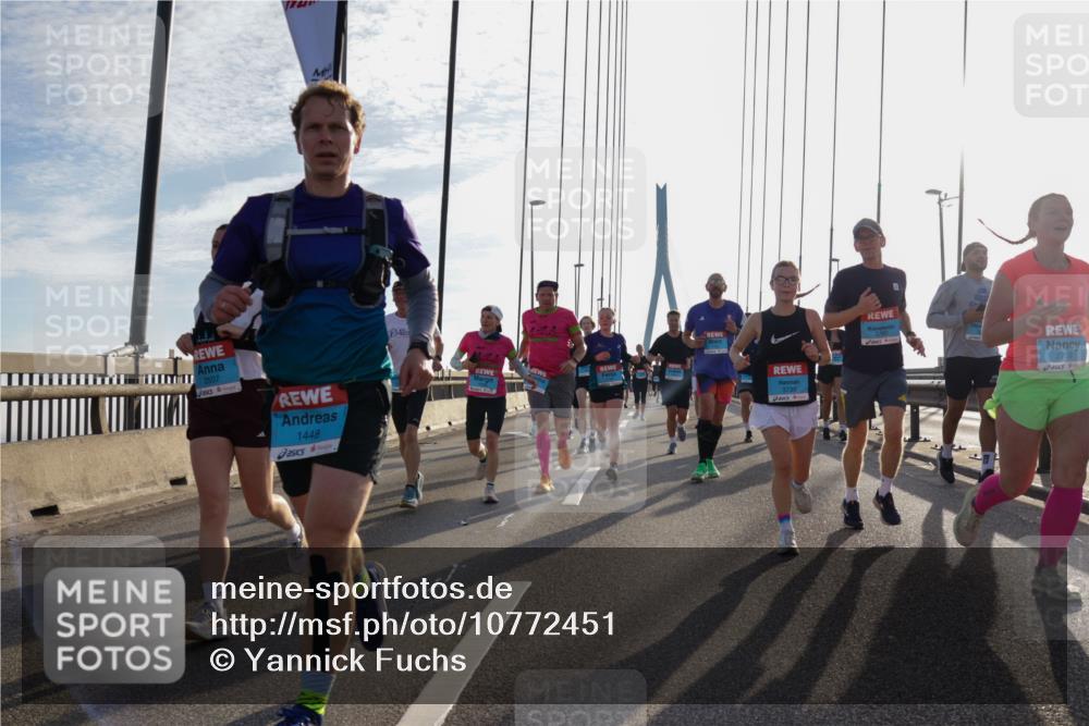 03.10.2026 - Köhlbrandbrückenlauf Yannick Fuchs http://msf.ph/oto/10772451 03.10.2026 09:28:38 Position 1 2507, 1448, 14, 3739, 2759 meine-sportfotos.de