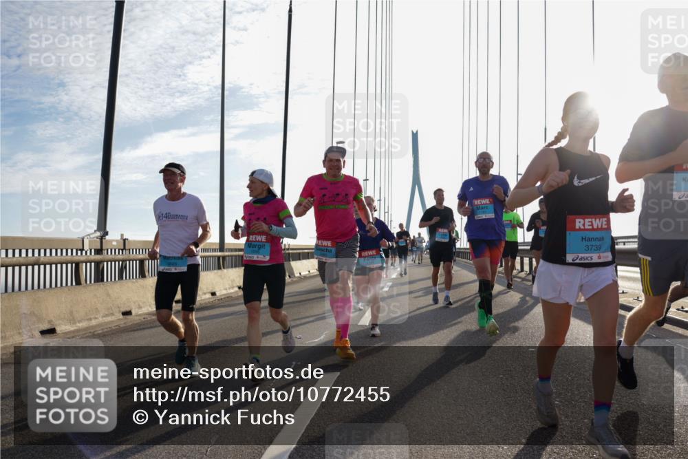 03.10.2026 - Köhlbrandbrückenlauf Yannick Fuchs http://msf.ph/oto/10772455 03.10.2026 09:28:38 Position 1 148, 1996, 2526, 1181, 3739 meine-sportfotos.de