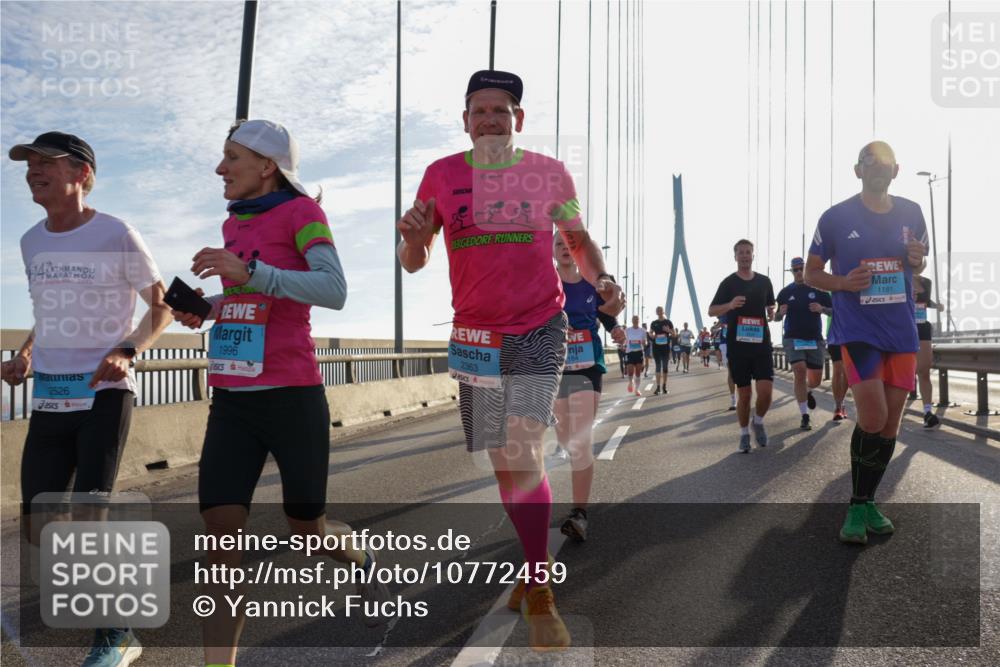 03.10.2026 - Köhlbrandbrückenlauf Yannick Fuchs http://msf.ph/oto/10772459 03.10.2026 09:28:39 Position 1 2022, 2526, 1996, 2363, 1181 meine-sportfotos.de