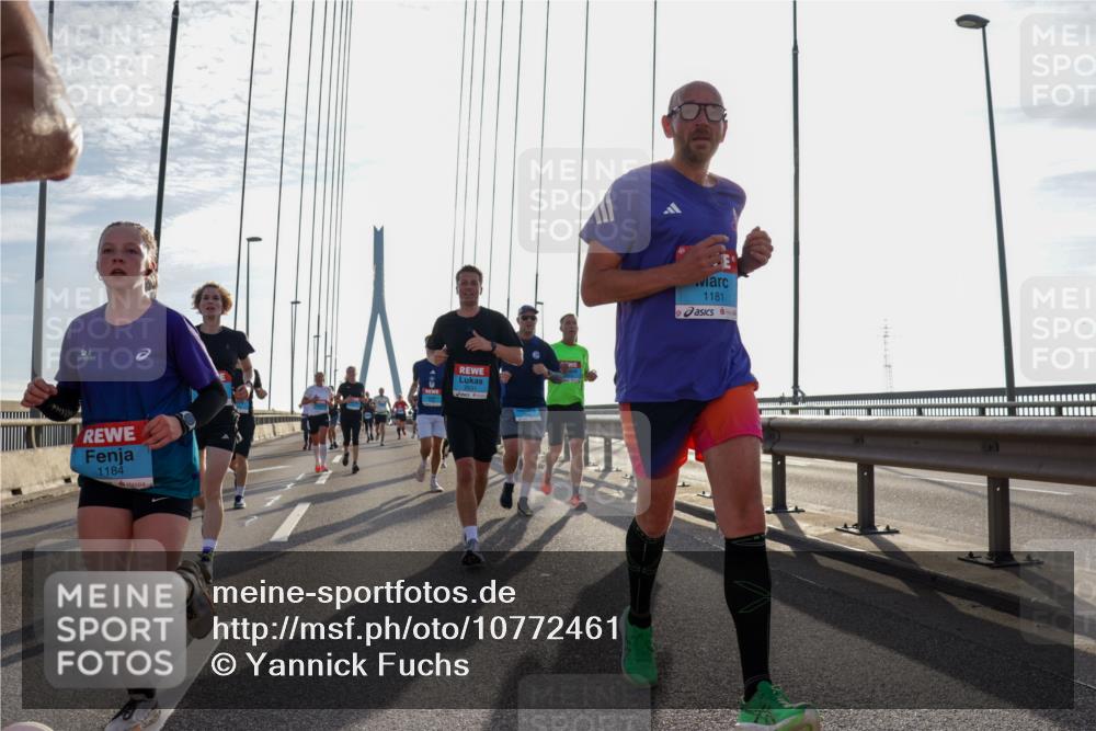 03.10.2026 - Köhlbrandbrückenlauf Yannick Fuchs http://msf.ph/oto/10772461 03.10.2026 09:28:40 Position 1 1184, 1181 meine-sportfotos.de