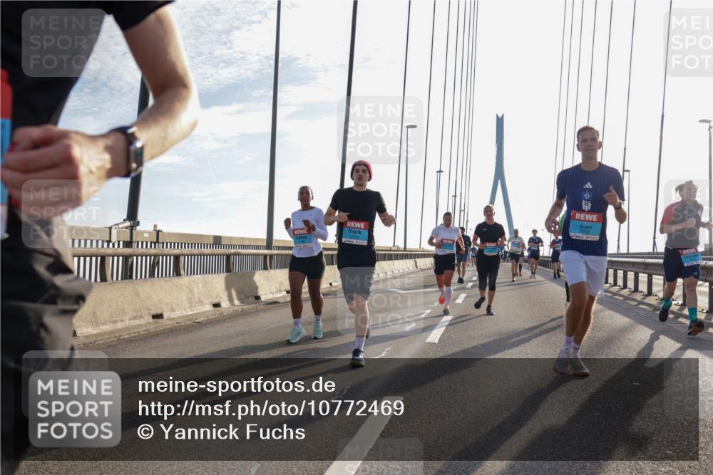 03.10.2026 - Köhlbrandbrückenlauf Yannick Fuchs http://msf.ph/oto/10772469 03.10.2026 09:28:41 Position 1 3762 meine-sportfotos.de