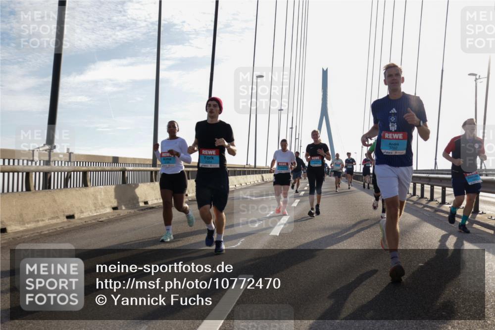 03.10.2026 - Köhlbrandbrückenlauf Yannick Fuchs http://msf.ph/oto/10772470 03.10.2026 09:28:41 Position 1 2354, 3762 meine-sportfotos.de