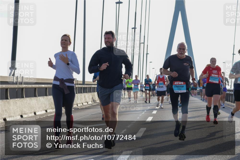 03.10.2026 - Köhlbrandbrückenlauf Yannick Fuchs http://msf.ph/oto/10772484 03.10.2026 09:28:45 Position 1 1252, 2081 meine-sportfotos.de