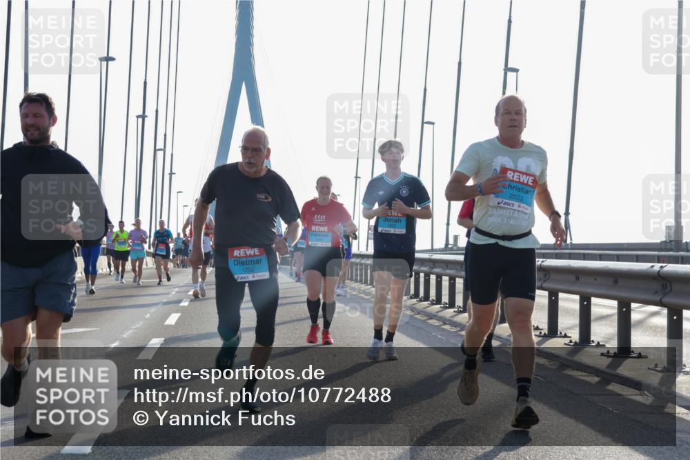 03.10.2026 - Köhlbrandbrückenlauf Yannick Fuchs http://msf.ph/oto/10772488 03.10.2026 09:28:46 Position 1 1252, 2523 meine-sportfotos.de