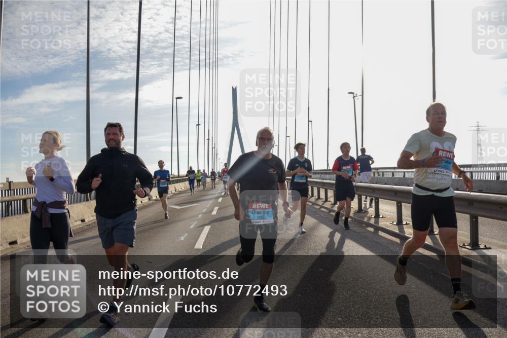 03.10.2026 - Köhlbrandbrückenlauf Yannick Fuchs http://msf.ph/oto/10772493 03.10.2026 09:28:47 Position 1 1252, 2523 meine-sportfotos.de