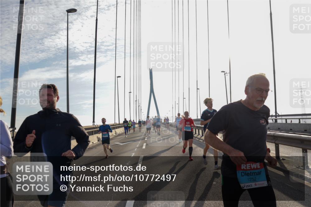 03.10.2026 - Köhlbrandbrückenlauf Yannick Fuchs http://msf.ph/oto/10772497 03.10.2026 09:28:48 Position 1 1252 meine-sportfotos.de