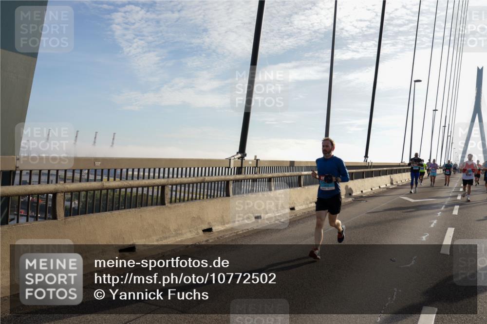 03.10.2026 - Köhlbrandbrückenlauf Yannick Fuchs http://msf.ph/oto/10772502 03.10.2026 09:28:49 Position 1  meine-sportfotos.de