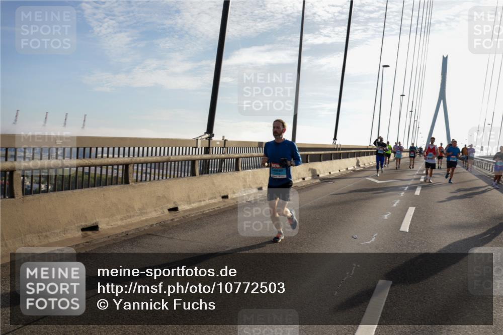 03.10.2026 - Köhlbrandbrückenlauf Yannick Fuchs http://msf.ph/oto/10772503 03.10.2026 09:28:49 Position 1  meine-sportfotos.de
