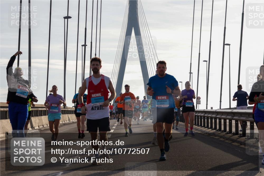 03.10.2026 - Köhlbrandbrückenlauf Yannick Fuchs http://msf.ph/oto/10772507 03.10.2026 09:28:51 Position 1 2416, 3820, 2528 meine-sportfotos.de