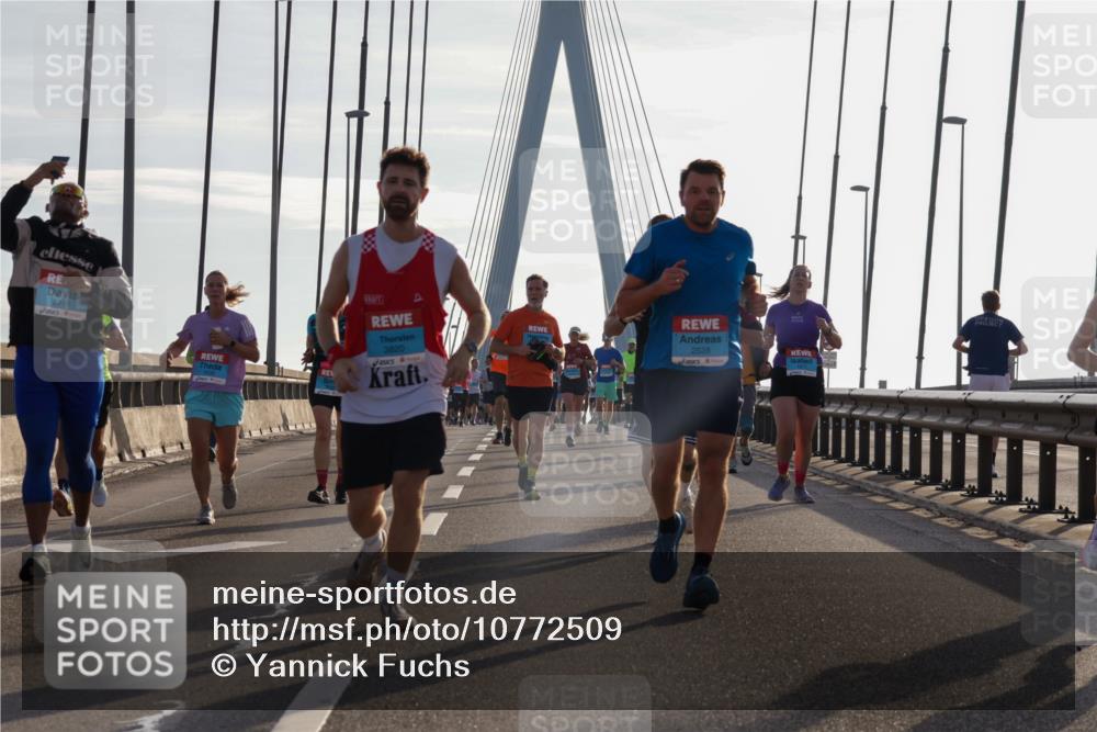 03.10.2026 - Köhlbrandbrückenlauf Yannick Fuchs http://msf.ph/oto/10772509 03.10.2026 09:28:51 Position 1 2416, 3820, 2528 meine-sportfotos.de