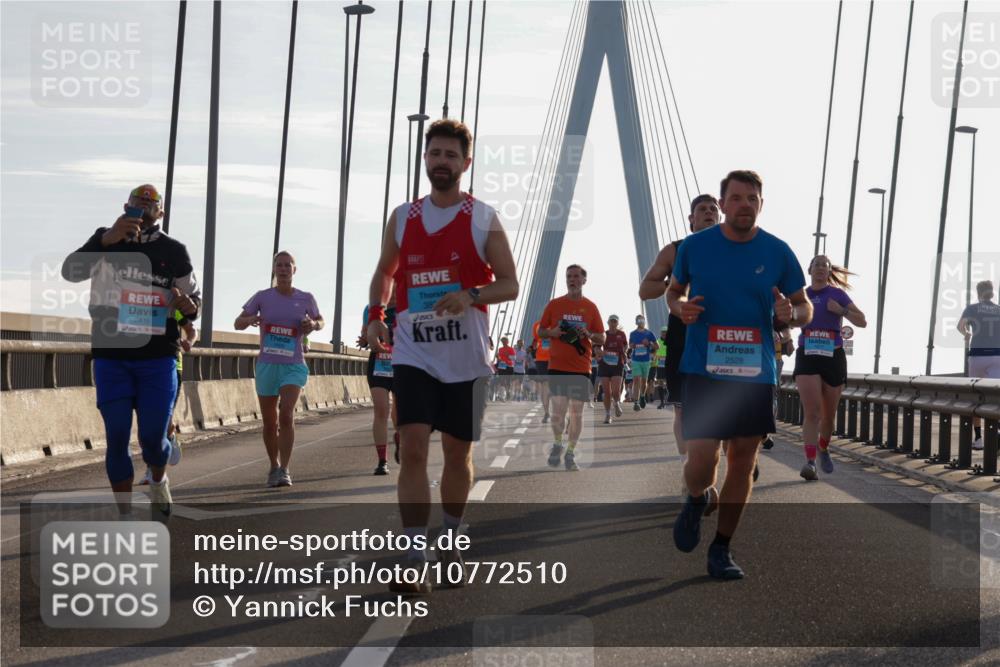 03.10.2026 - Köhlbrandbrückenlauf Yannick Fuchs http://msf.ph/oto/10772510 03.10.2026 09:28:52 Position 1 2416, 38, 2528 meine-sportfotos.de