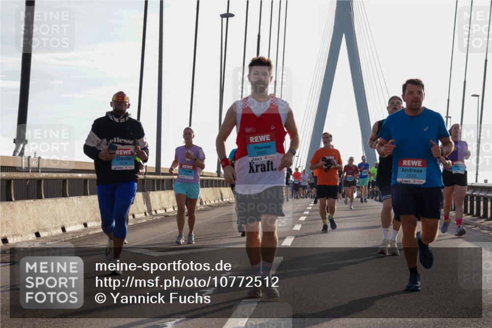 03.10.2026 - Köhlbrandbrückenlauf Yannick Fuchs http://msf.ph/oto/10772512 03.10.2026 09:28:52 Position 1 2416, 3820, 2528 meine-sportfotos.de