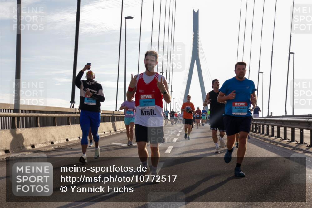 03.10.2026 - Köhlbrandbrückenlauf Yannick Fuchs http://msf.ph/oto/10772517 03.10.2026 09:28:53 Position 1 3820, 2528 meine-sportfotos.de
