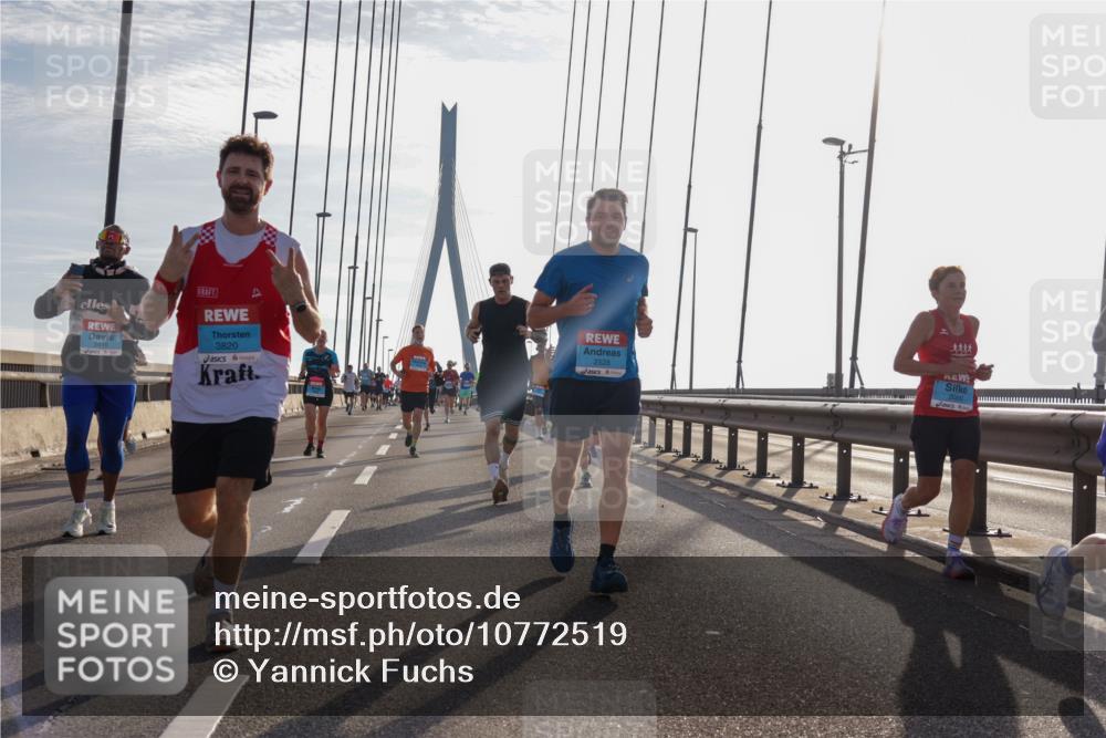 03.10.2026 - Köhlbrandbrückenlauf Yannick Fuchs http://msf.ph/oto/10772519 03.10.2026 09:28:54 Position 1 3820, 2528 meine-sportfotos.de