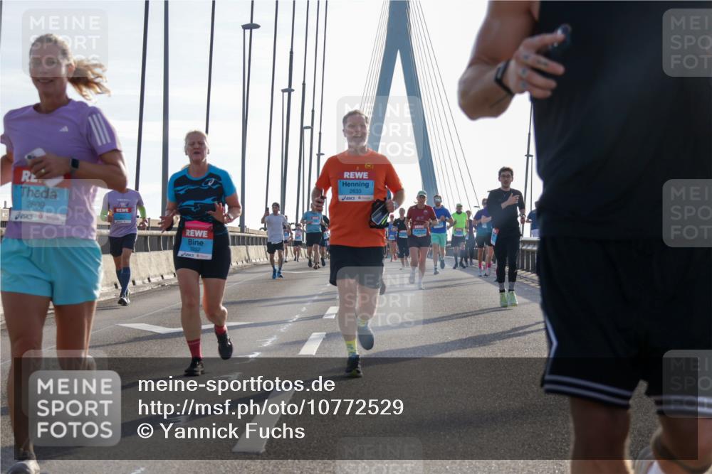 03.10.2026 - Köhlbrandbrückenlauf Yannick Fuchs http://msf.ph/oto/10772529 03.10.2026 09:28:56 Position 1 2609, 2292, 2633 meine-sportfotos.de