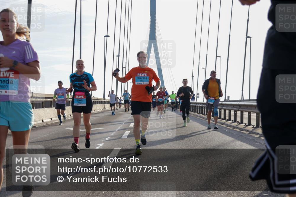 03.10.2026 - Köhlbrandbrückenlauf Yannick Fuchs http://msf.ph/oto/10772533 03.10.2026 09:28:57 Position 1 2609, 2633 meine-sportfotos.de