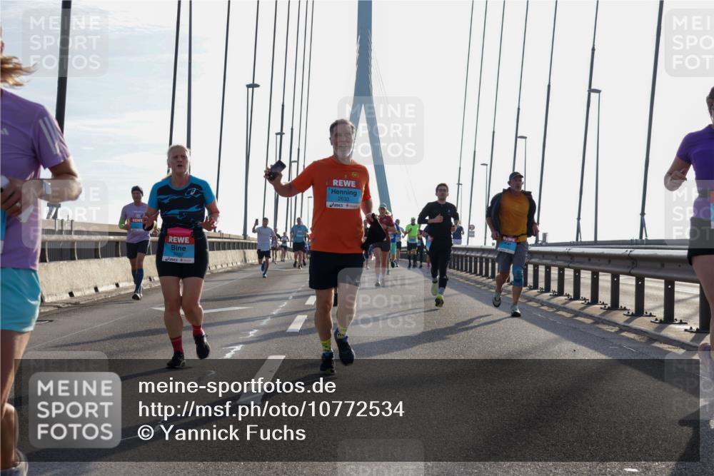 03.10.2026 - Köhlbrandbrückenlauf Yannick Fuchs http://msf.ph/oto/10772534 03.10.2026 09:28:57 Position 1 2292, 2633 meine-sportfotos.de