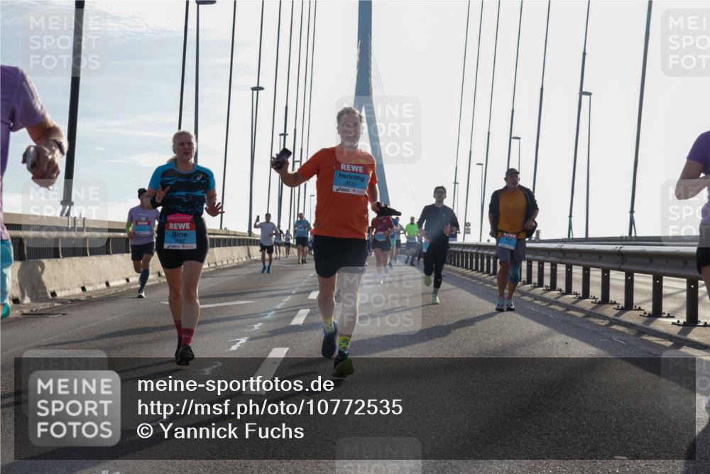 03.10.2026 - Köhlbrandbrückenlauf Yannick Fuchs http://msf.ph/oto/10772535 03.10.2026 09:28:57 Position 1 2633 meine-sportfotos.de