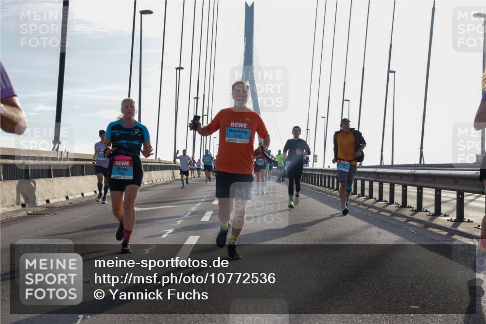 03.10.2026 - Köhlbrandbrückenlauf Yannick Fuchs http://msf.ph/oto/10772536 03.10.2026 09:28:57 Position 1 2633 meine-sportfotos.de
