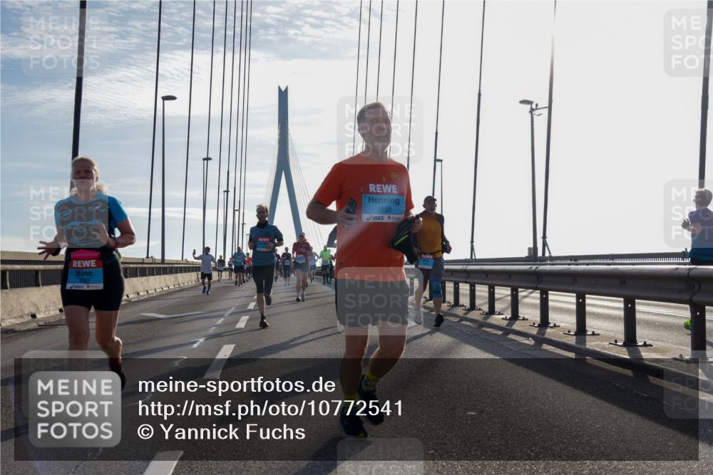 03.10.2026 - Köhlbrandbrückenlauf Yannick Fuchs http://msf.ph/oto/10772541 03.10.2026 09:28:58 Position 1 2292, 2633 meine-sportfotos.de