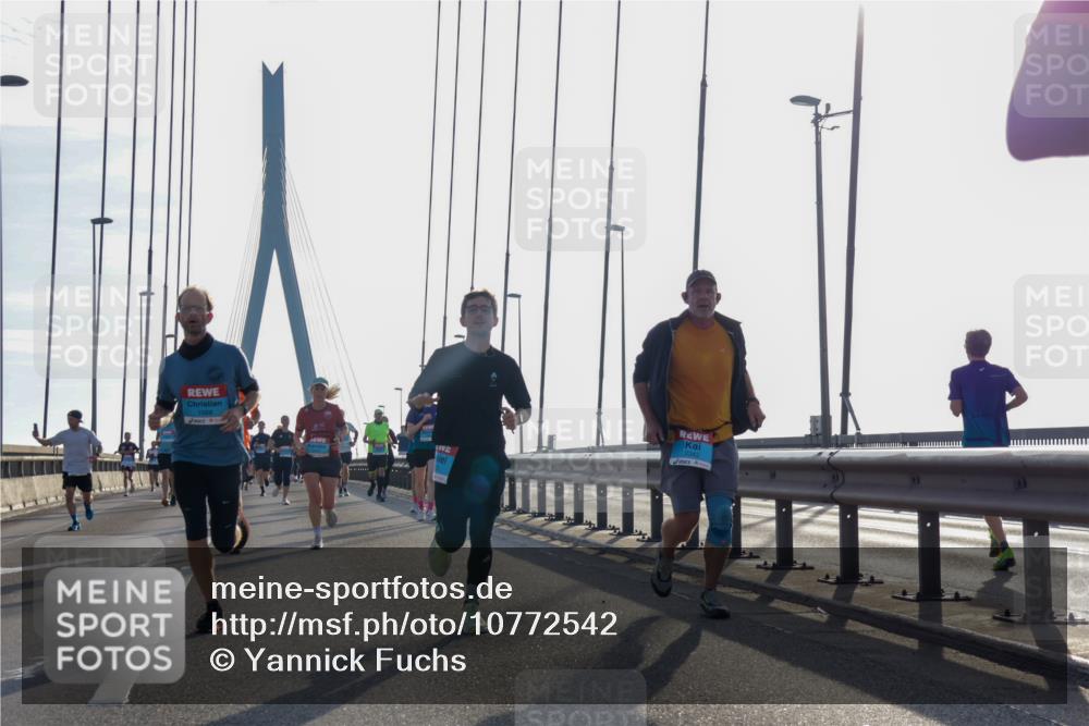 03.10.2026 - Köhlbrandbrückenlauf Yannick Fuchs http://msf.ph/oto/10772542 03.10.2026 09:28:59 Position 1 2342 meine-sportfotos.de