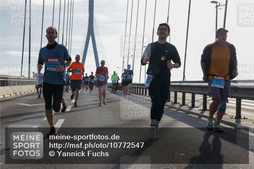 03.10.2026 - Köhlbrandbrückenlauf Yannick Fuchs http://msf.ph/oto/10772547 03.10.2026 09:29:00 Position 1 1068, 2342 meine-sportfotos.de