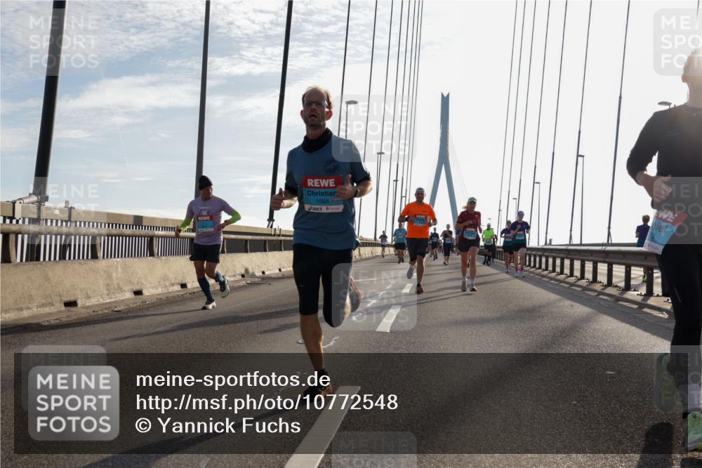 03.10.2026 - Köhlbrandbrückenlauf Yannick Fuchs http://msf.ph/oto/10772548 03.10.2026 09:29:01 Position 1 1068 meine-sportfotos.de
