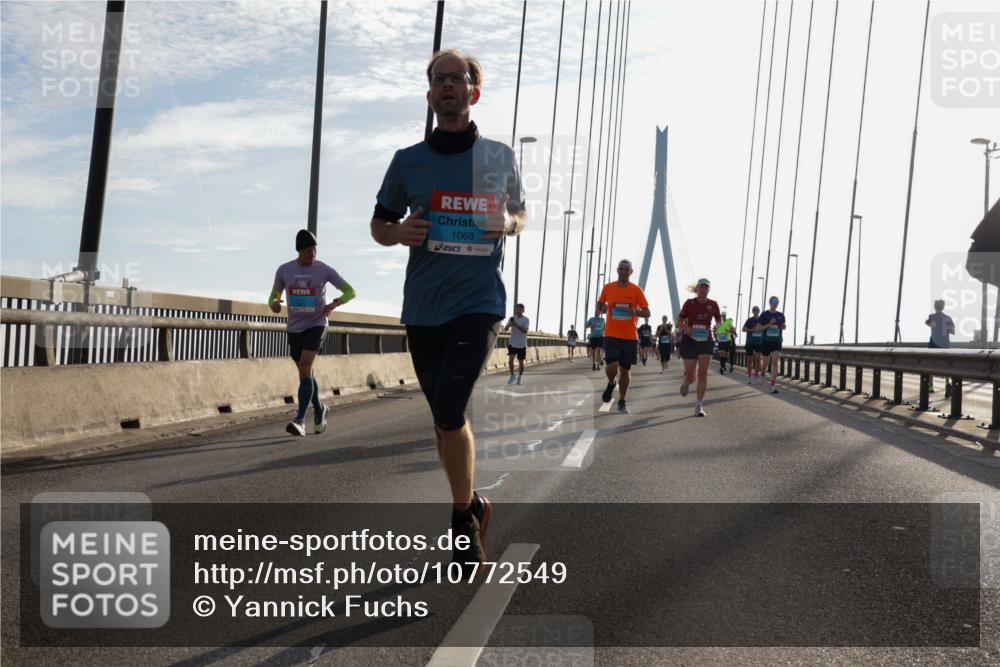 03.10.2026 - Köhlbrandbrückenlauf Yannick Fuchs http://msf.ph/oto/10772549 03.10.2026 09:29:01 Position 1 1068 meine-sportfotos.de