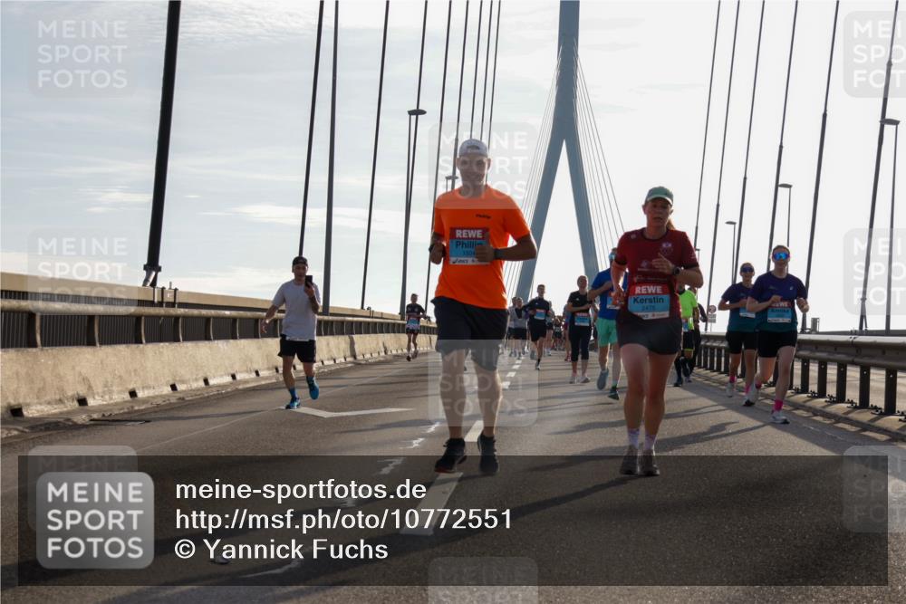 03.10.2026 - Köhlbrandbrückenlauf Yannick Fuchs http://msf.ph/oto/10772551 03.10.2026 09:29:02 Position 1 1504, 2475 meine-sportfotos.de