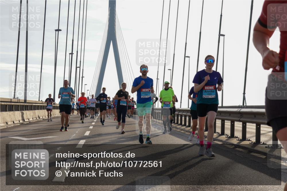 03.10.2026 - Köhlbrandbrückenlauf Yannick Fuchs http://msf.ph/oto/10772561 03.10.2026 09:29:04 Position 1 2683 meine-sportfotos.de