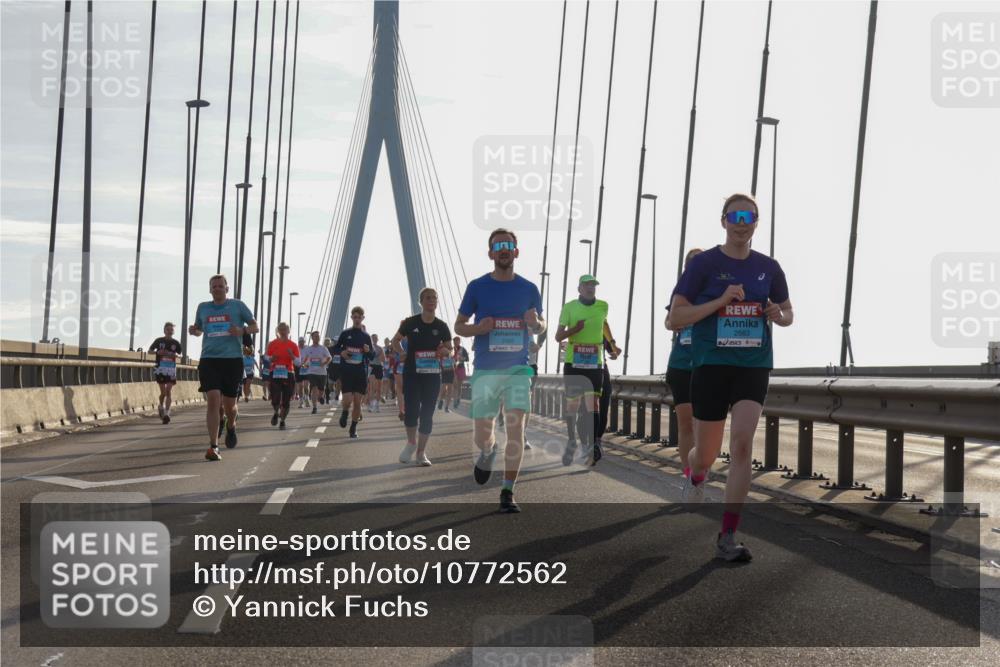 03.10.2026 - Köhlbrandbrückenlauf Yannick Fuchs http://msf.ph/oto/10772562 03.10.2026 09:29:04 Position 1 2489, 2683 meine-sportfotos.de