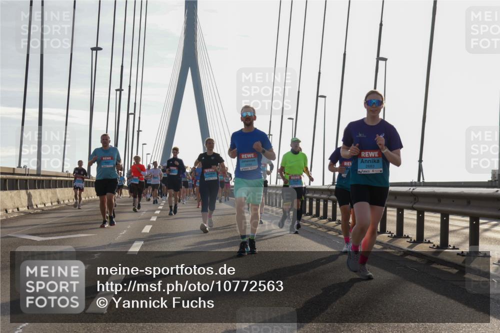 03.10.2026 - Köhlbrandbrückenlauf Yannick Fuchs http://msf.ph/oto/10772563 03.10.2026 09:29:04 Position 1 2683 meine-sportfotos.de