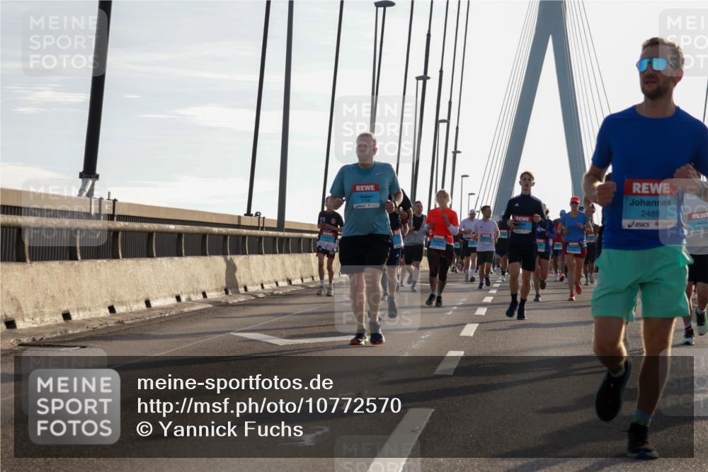 03.10.2026 - Köhlbrandbrückenlauf Yannick Fuchs http://msf.ph/oto/10772570 03.10.2026 09:29:05 Position 1 2489 meine-sportfotos.de