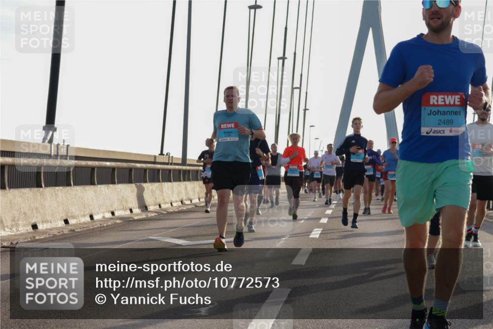 03.10.2026 - Köhlbrandbrückenlauf Yannick Fuchs http://msf.ph/oto/10772573 03.10.2026 09:29:06 Position 1 3768, 2489 meine-sportfotos.de