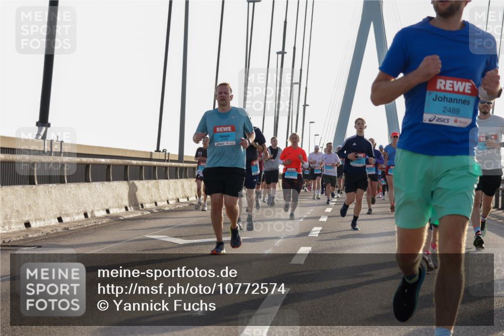 03.10.2026 - Köhlbrandbrückenlauf Yannick Fuchs http://msf.ph/oto/10772574 03.10.2026 09:29:06 Position 1 3768, 2489 meine-sportfotos.de