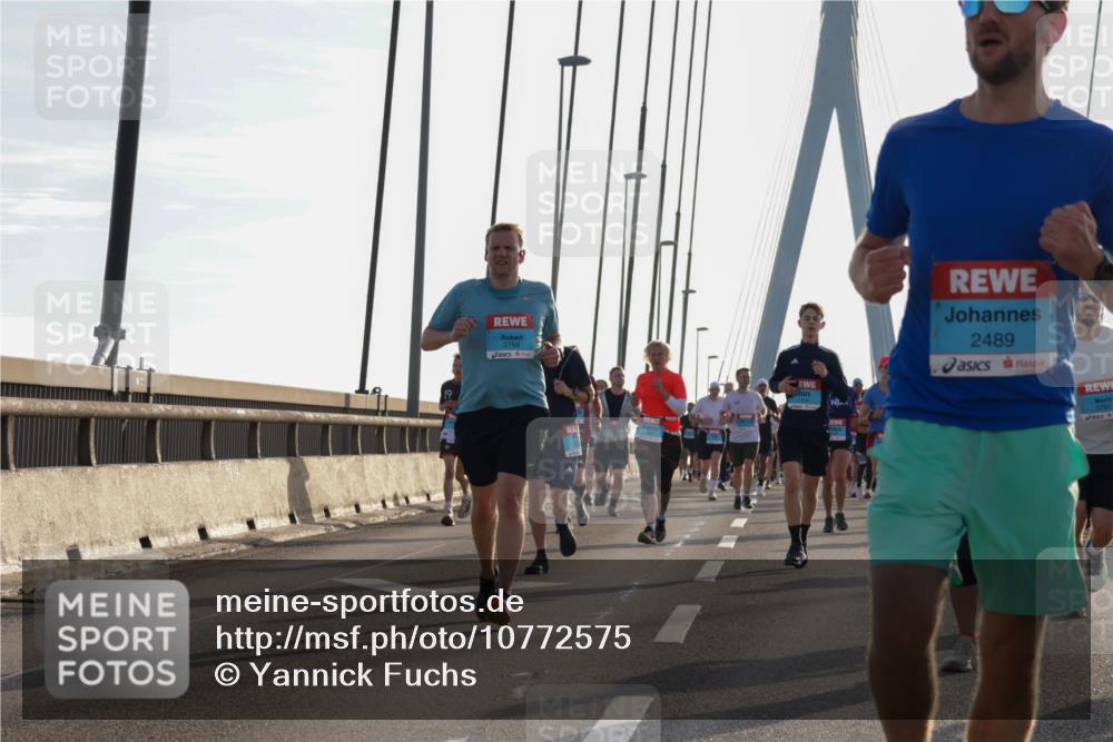03.10.2026 - Köhlbrandbrückenlauf Yannick Fuchs http://msf.ph/oto/10772575 03.10.2026 09:29:06 Position 1 3768, 2489 meine-sportfotos.de