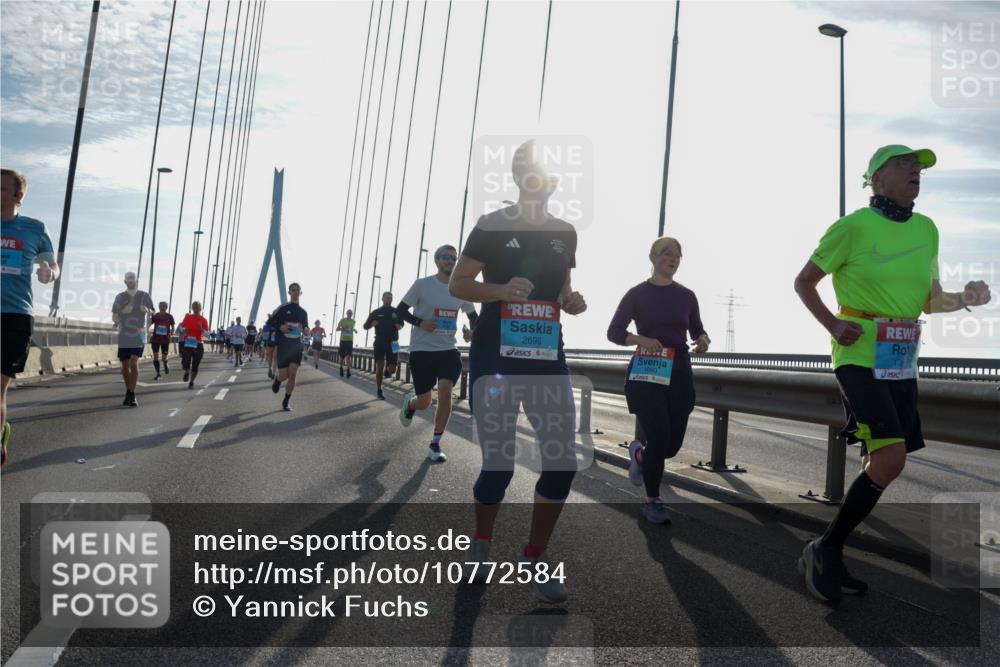 03.10.2026 - Köhlbrandbrückenlauf Yannick Fuchs http://msf.ph/oto/10772584 03.10.2026 09:29:09 Position 1 2696, 1090, 13 meine-sportfotos.de