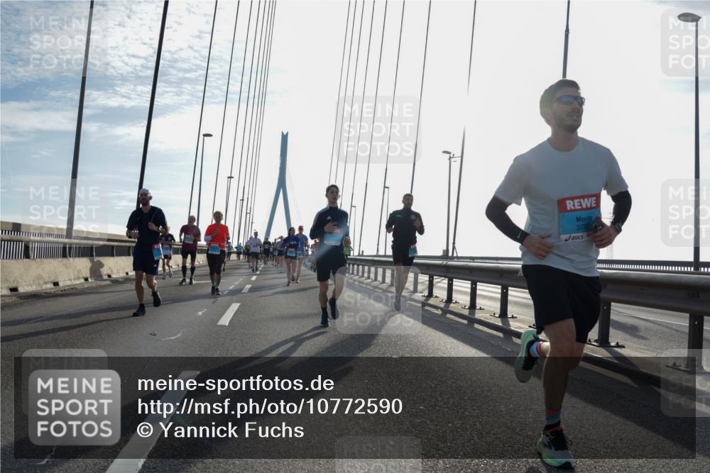 03.10.2026 - Köhlbrandbrückenlauf Yannick Fuchs http://msf.ph/oto/10772590 03.10.2026 09:29:10 Position 1 3790 meine-sportfotos.de