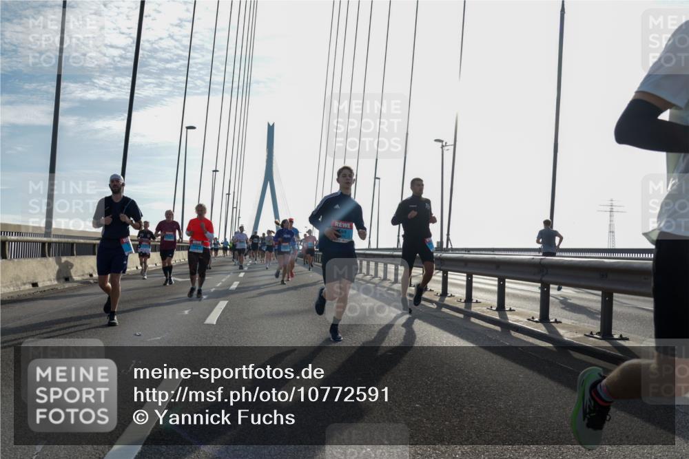 03.10.2026 - Köhlbrandbrückenlauf Yannick Fuchs http://msf.ph/oto/10772591 03.10.2026 09:29:11 Position 1  meine-sportfotos.de