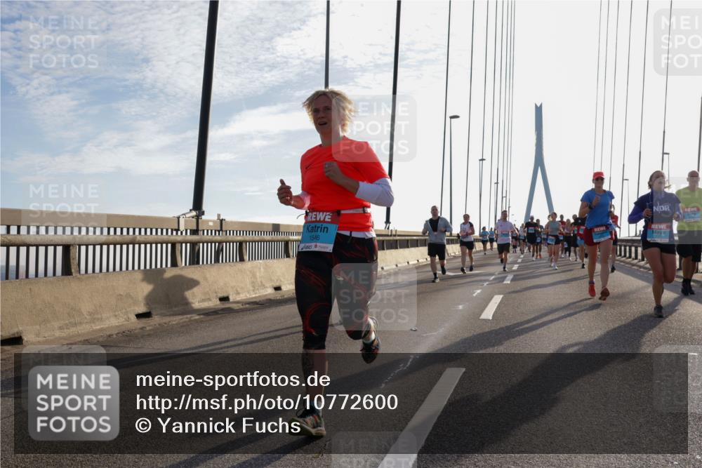 03.10.2026 - Köhlbrandbrückenlauf Yannick Fuchs http://msf.ph/oto/10772600 03.10.2026 09:29:13 Position 1 1546 meine-sportfotos.de