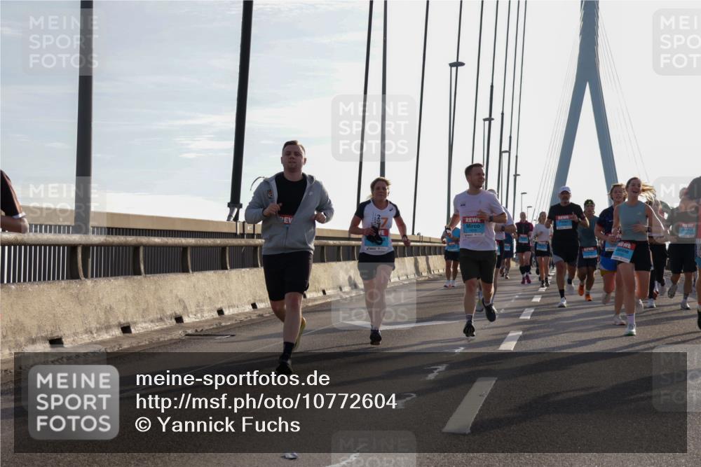 03.10.2026 - Köhlbrandbrückenlauf Yannick Fuchs http://msf.ph/oto/10772604 03.10.2026 09:29:14 Position 1  meine-sportfotos.de