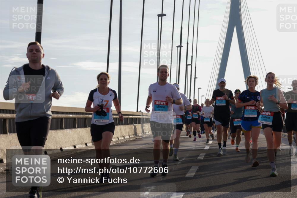03.10.2026 - Köhlbrandbrückenlauf Yannick Fuchs http://msf.ph/oto/10772606 03.10.2026 09:29:14 Position 1 1564, 1616, 2072, 3100 meine-sportfotos.de